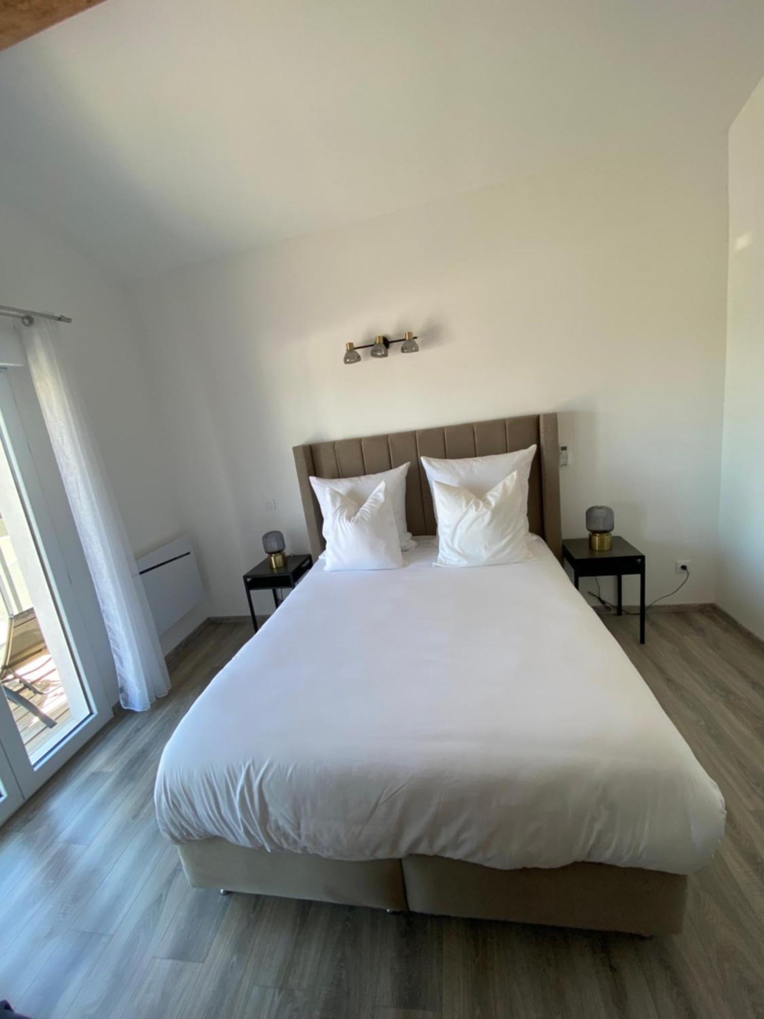 O Bain Soleil Bed & Breakfast Bourg-Saint-Andéol Eksteriør bilde